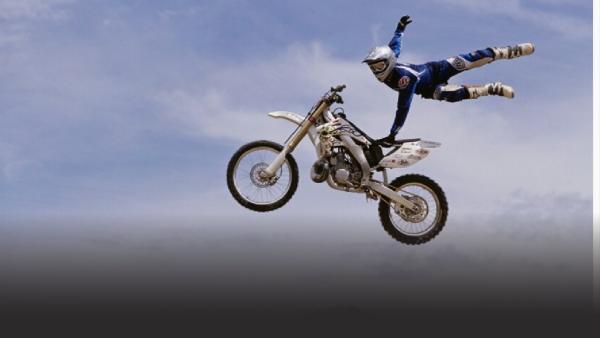 Trey Dean trying to pull off the one handed stunt