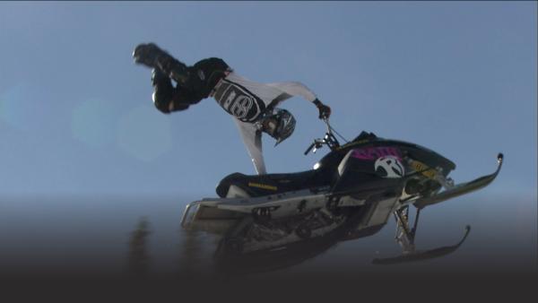 Skimobile stunt
